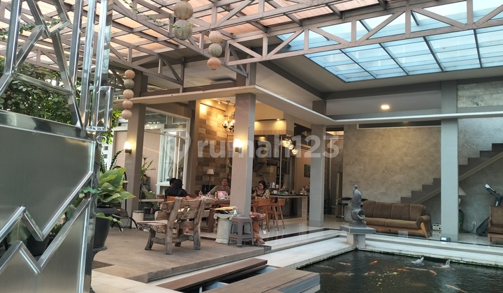 Rumah Mewah Tropikal Modern Siap Huni Furnish Dekat Tol Cimanggis
