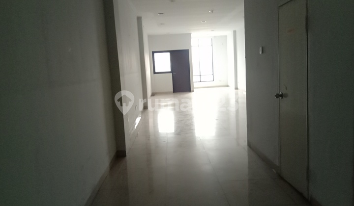 Ruko Siap Pakai 3,5 Lantai, Pinggir Jalan Raya Dekat Stasiun Depok Lama  4