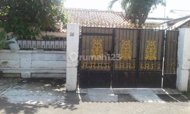 Rumah Pinggir Jalan Ridwan Rais Beji Dekat Stasiun Depok Baru 2