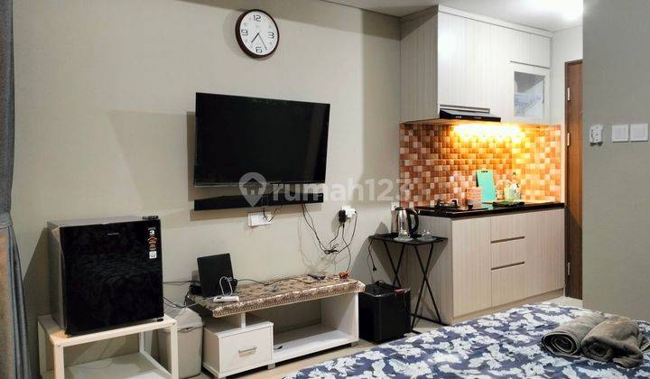 dapur apartemen studio furnished view pegunungan