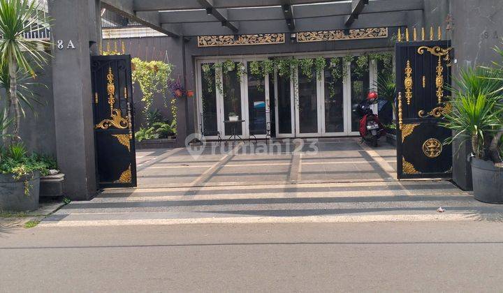 Ruang Usaha Siap Pakai Pinggir Jalan Dekat Stasiun Kebayoran 1