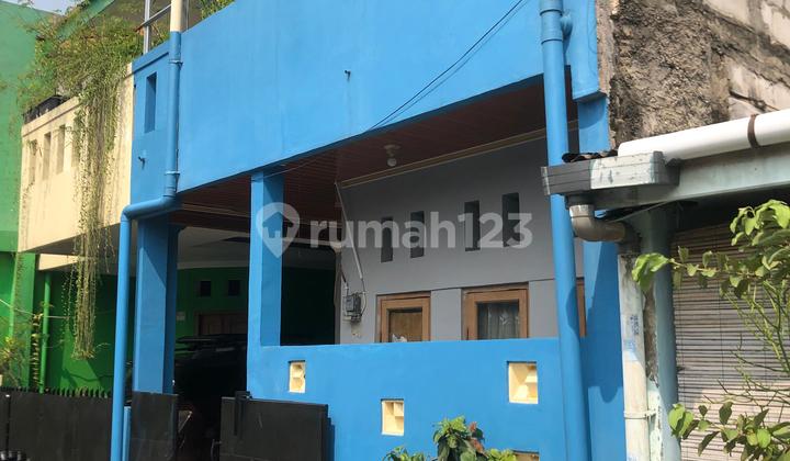 2-Storey House, Strategic Location Near Perumnas Pancoran Mas.