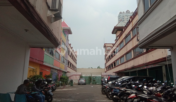 Ruko 3 Lantai+Rooftop di Jl Margonda Dekat Terminal Depok Ruko 3 Lantai+Rooftop di Jl Margonda Dekat Terminal Depok