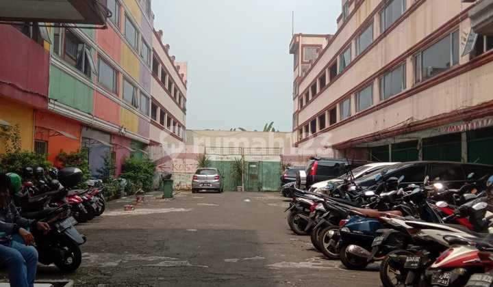 5-Unit Terraced Shop Houses with Spacious Parking in Front of Terminal, Jl Margonda, Depok 5-Unit Terraced Shop Houses with Spacious Parking in Front of Terminal, Jl Margonda, Depok