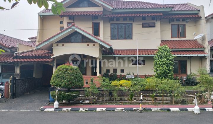 2-Story House in Front of the Park at Pesona Khayangan Margonda