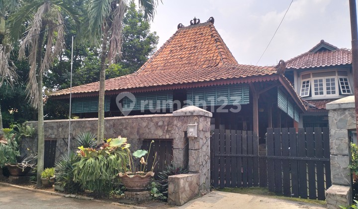 Modern Javanese Nuance House in Pancoran Mas Near Sawangan Toll Road 1