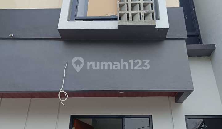 Rumah Brand New Minimalis Siap Huni 2 Lantai di Cilodong