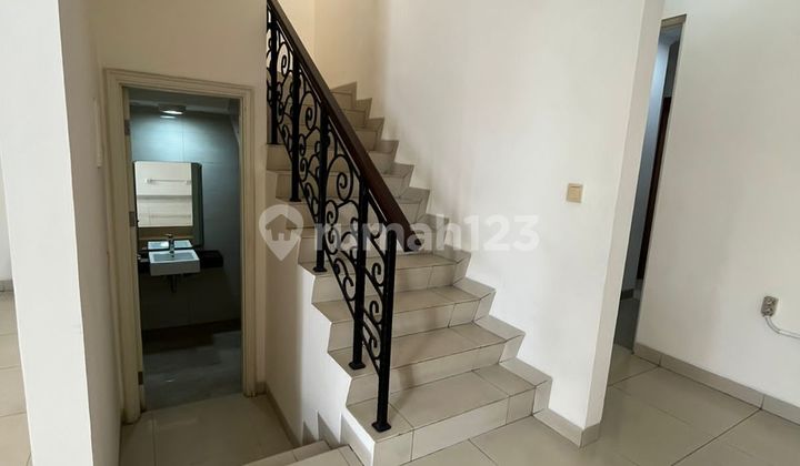 Dijual Rumah Greenlake City Tangerang Cluster Europe 8x17 2 Lantai Rapi SHM Murah 11