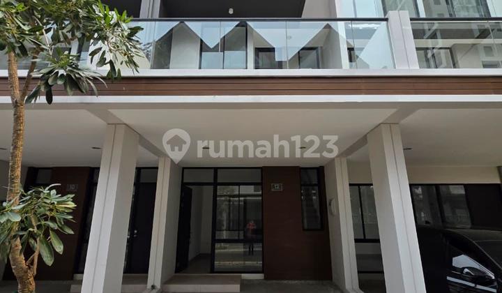 DISEWA RUMAH OSAKA RESIDENCE PIK 2 4.5x10 (3 LANTAI) BRAND NEW SIAP HUNI MURAH