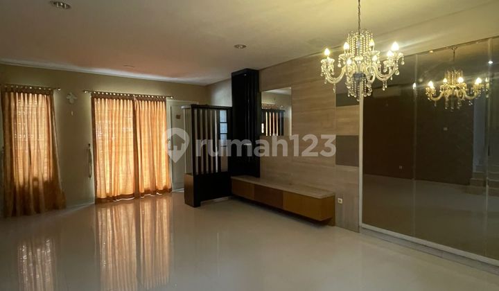 Dijual Rumah Layar Permai Pik Uk 8X15 (2.5 Lantai) Semi Furnish SHM Termurah