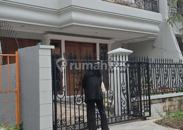 DIJUAL CEPAT RUMAH DI TAMAN KEBON JERUK INTERCON 9x18 SHM 2 LANTAI NEGO SAMPAI DEAL