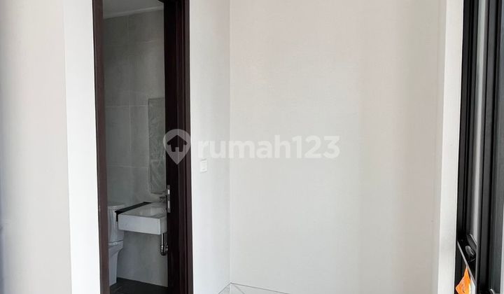 DISEWA RUMAH KUNINGAN VILLAGE PIK 2 6x15 BRAND NEW DEKAT PATUNG NAGA 2