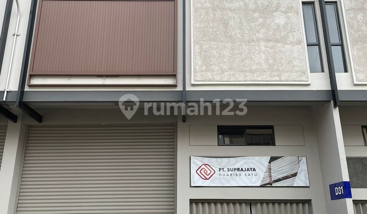FOR RENT FAST 3-STORY WAREHOUSE DUTA INDAH STARHUB NEAR AIRPORT NEGOTIABLE PRICE FOR RENT FAST 3-STORY WAREHOUSE DUTA INDAH STARHUB NEAR AIRPORT NEGOTIABLE PRICE