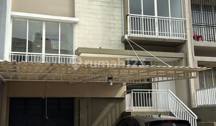 Jual Rumah Pik 1 Cluster Layar Permai Full Renovasi Uk 8X15 3 Lantai SHM Termurah