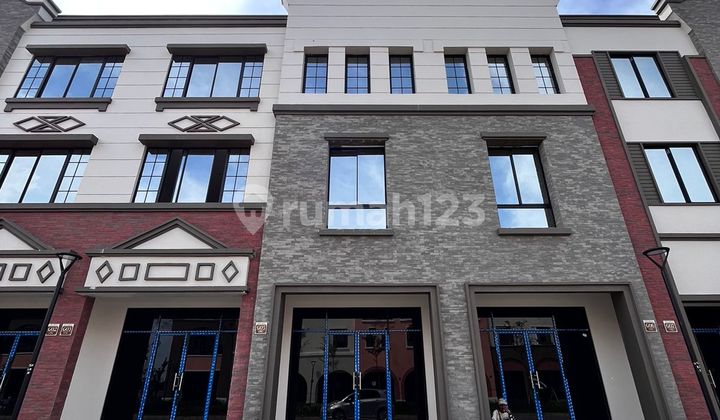 FOR RENT OSAKA SHOPHOUSE PIK 2 TWO-FACED TYPE LAKE VIEW READY TO OCCUPY CHEAPEST