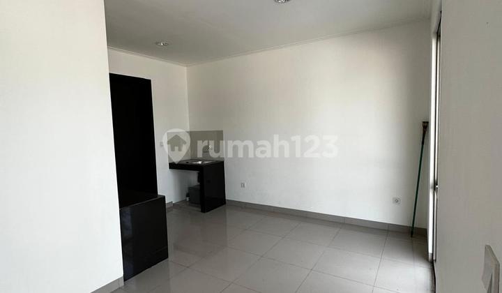 DISEWAKAN RUMAH PIK 2 UK 6x10 HOEK (2 LANTAI) UNFURNISH HARGA BISA NEGO 2