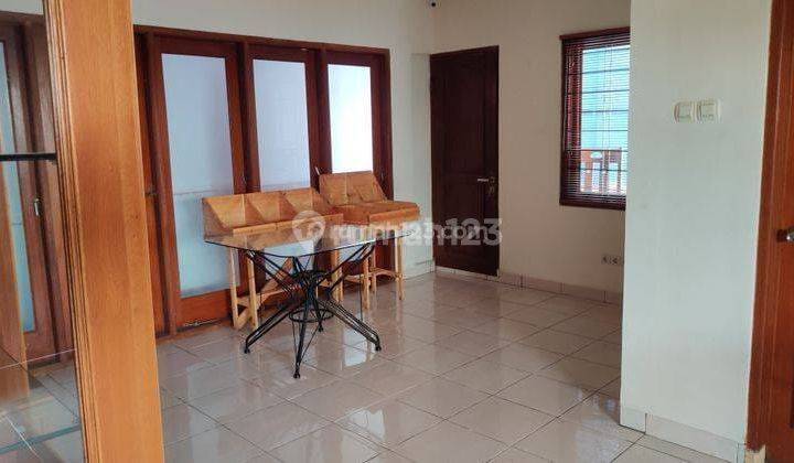 Rumah Hook Asri Minimalis di Komplek Istana Regency Pasteur 2