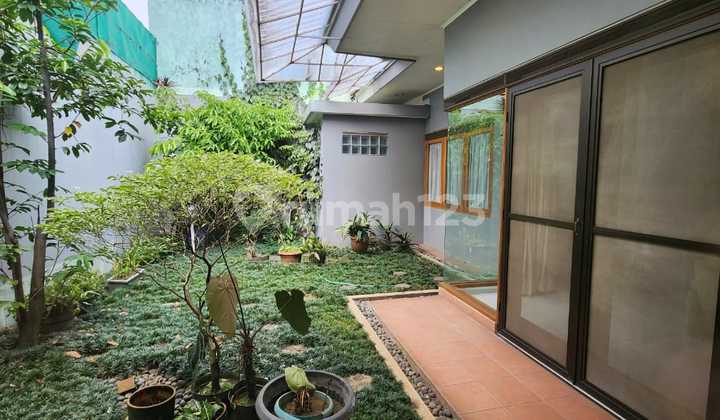 Disewakan Rumah Luxury Dan Asri di Setra Sari Bandung 17