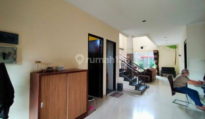 Dijual Rumah Cantik Furnished di Batununggal Bandung 2