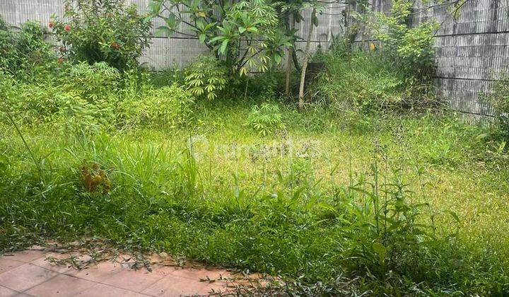 Rumah Besar Luas Hitung Tanah di Taman Sakura 2