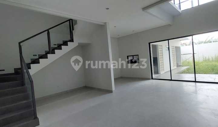 Rumah Baru Siap Huni di Setraduta Grande 2