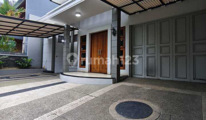 Rumah Sangat Bagus Siap Huni di Singgasana Pradana Bandung