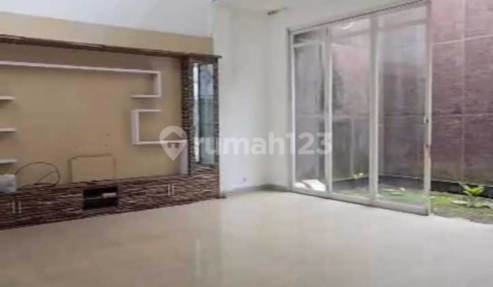 Rumah 2 Lantai Nyaman Siap Huni di Mekarwangi Bandung