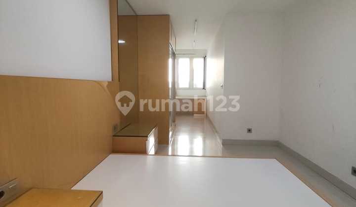Luxurious 4-Story Shop House Ready for Use at Setrasari Mall 2