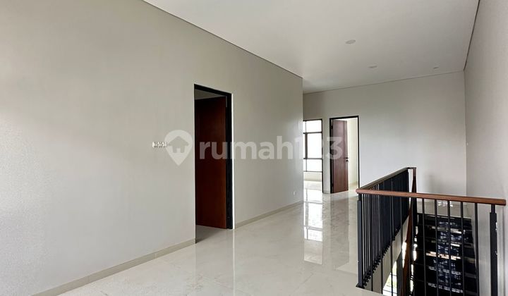 Ready-to-Occupy New House in Singgasana Pradana 2