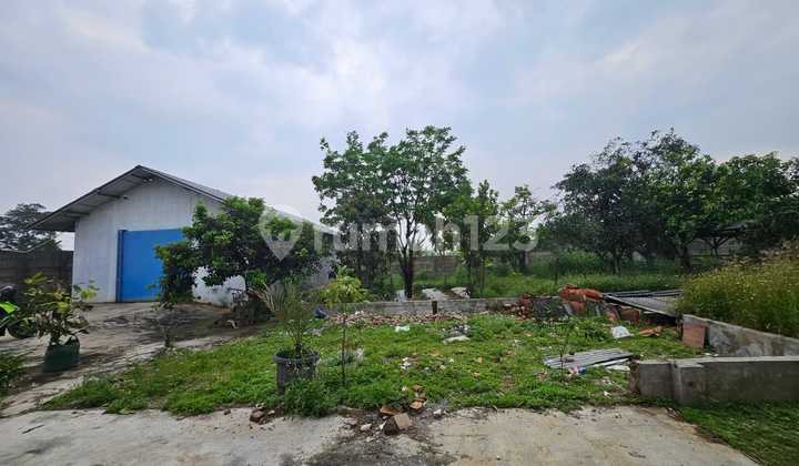 House and Warehouse in a Spacious Area in Sapan Tegaluar Bandung