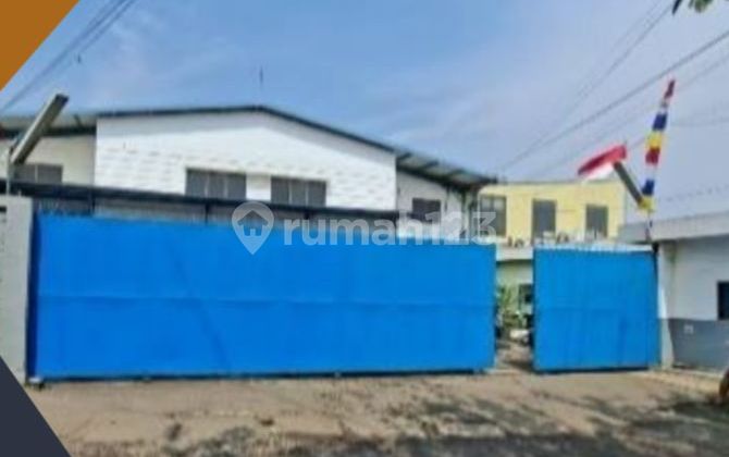Large Strategic Warehouse on Giriasih Street, Batujajar