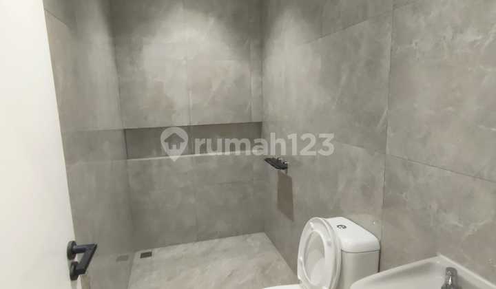 Fully Renovated House Ready to Occupy in Taman Holis Indah 1 2