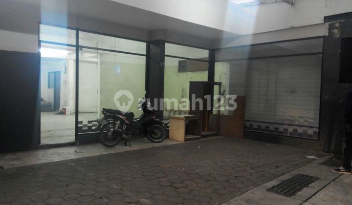 Ready-to-Use Strategic Shop House on Cemara Street Near Pvj Bandung 2