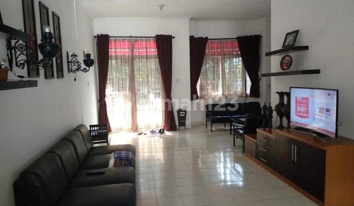 Spacious Comfortable Ready-to-Occupy House on Pelesiran Street, Coblong Cipaganti