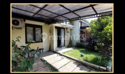 Rumah Minimalis Nyaman di Komplek Jingga Residence Bandung Rumah Minimalis Nyaman di Komplek Jingga Residence Bandung