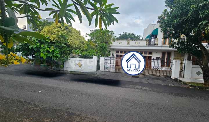 Di Jual Rumah dan Taman di Permata Buana Kembangan Jakarta Barat