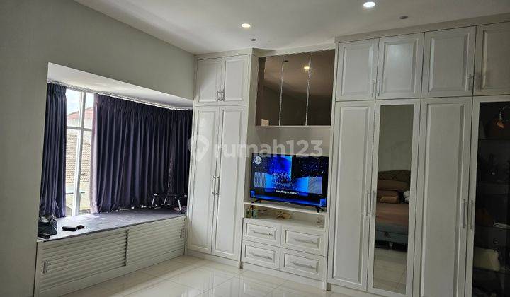 Rumah Cantik Lokasi Strategis di Perumahan Intercon Kebon Jeruk Jakarta Barat 2