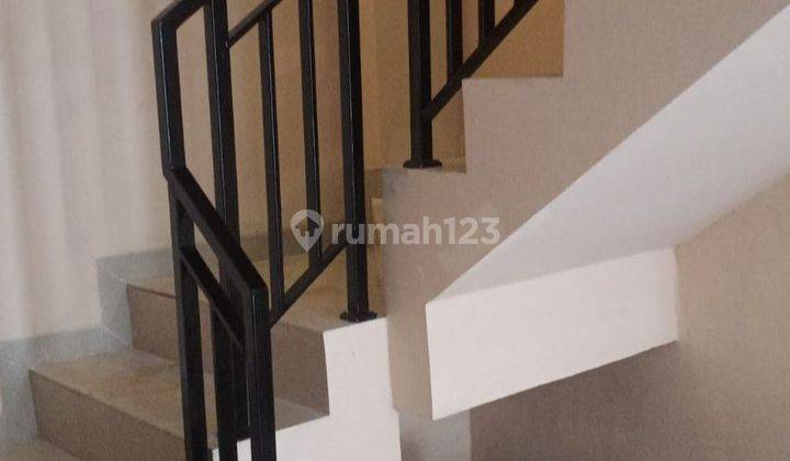 Rumah Taman Palem 2 Lantai Sudah Renovasi 1