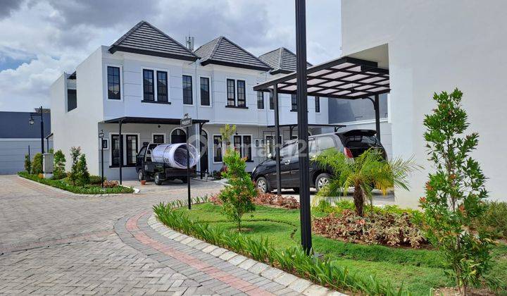 Rumah 2 Lantai Premium Strategis Dan Bernilai Investasi Tinggi Di Surabaya Barat Full Furnished 2