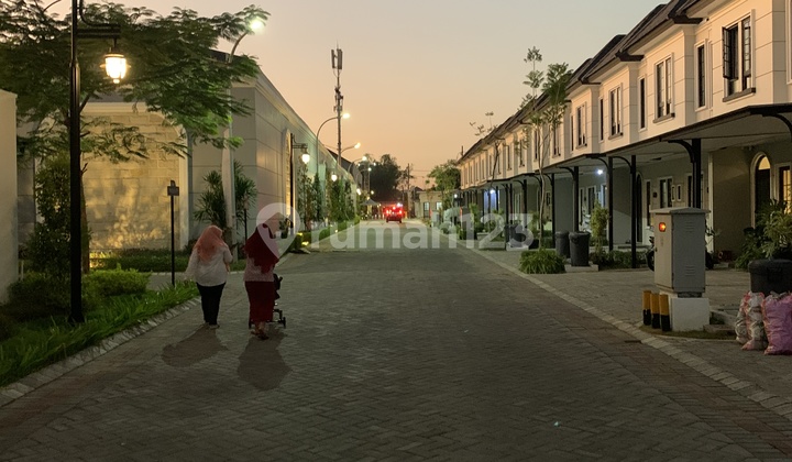 Disewakan Rumah Sangat Strategis Eksklusif Mansion Nine Surabaya Barat 2