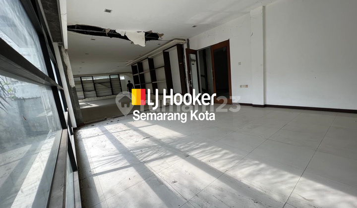 Gedung di jalan Pemuda 2