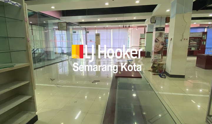 A nice shophouse on Pandanaran Street.