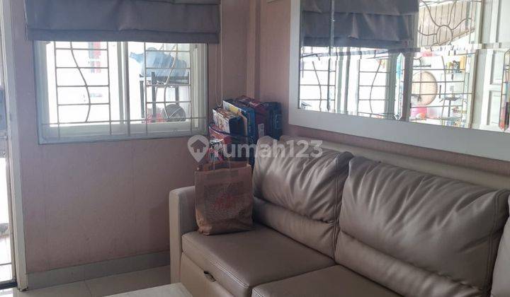 Dijual murah rumah 2lantai di Taman palem lestari, Jakarta Barat 1