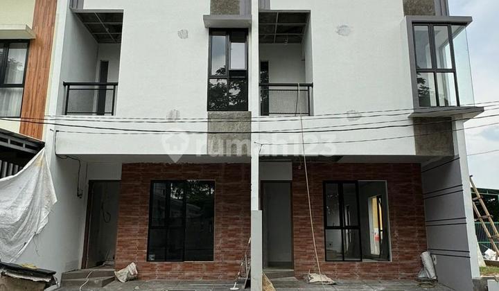 Dijual Rumah Bangunan Baru 2lantai Di Taman Surya 6