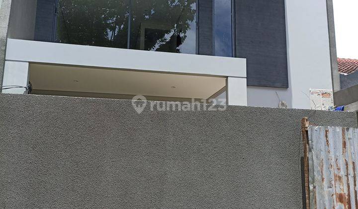 Rumah super nyaman dalam komplek nempel lebak bulus MRT 2