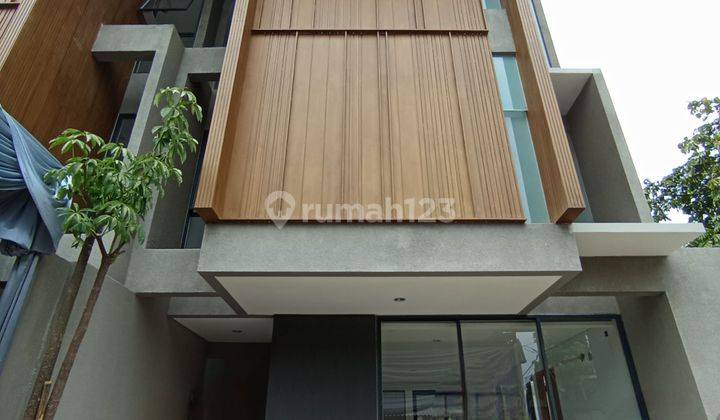 Rumah siap huni dekat pondok indah dan blok M 1