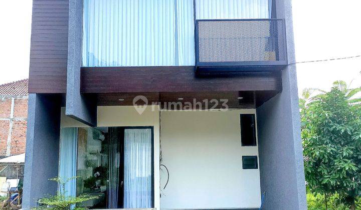 Rumah cantik di cirendeu nempel lebak bulus MRT 2