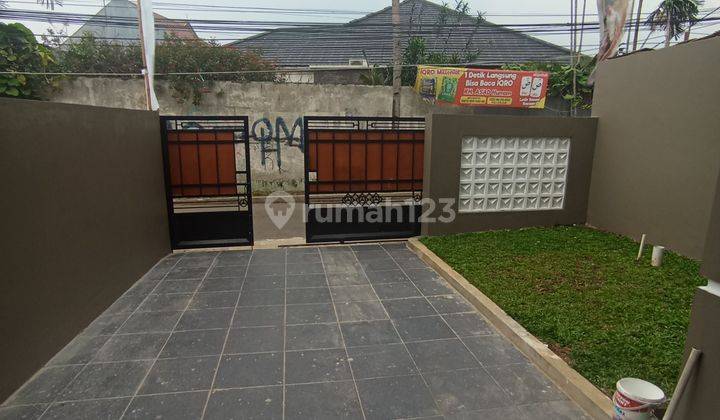 Rumah townhouse private cinere nempel lebak bulus 2