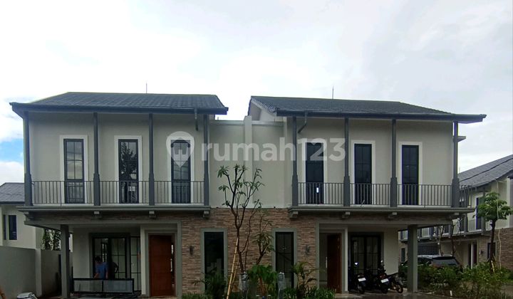 Rumah Hook Sangat Cantik Taman Luas Super Privat