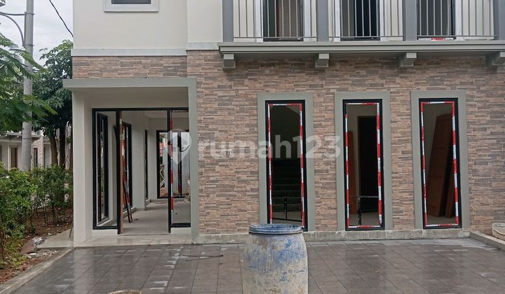 Rumah Hook Luas Hanya 3 Kilo Dari Mrt Lebakbulus 